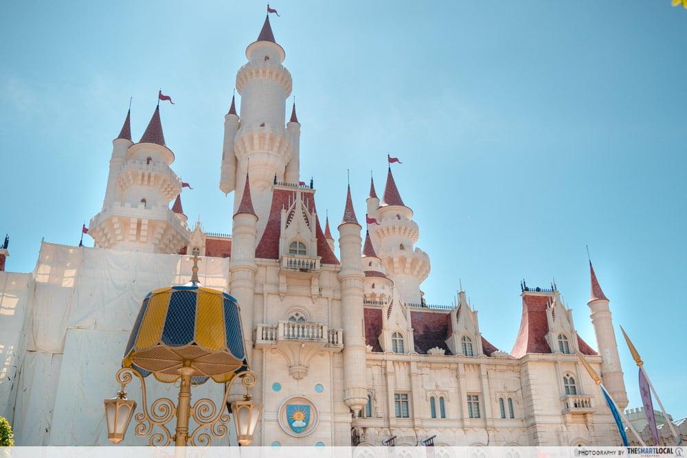 Universal Studios Singapore Far Far Away
