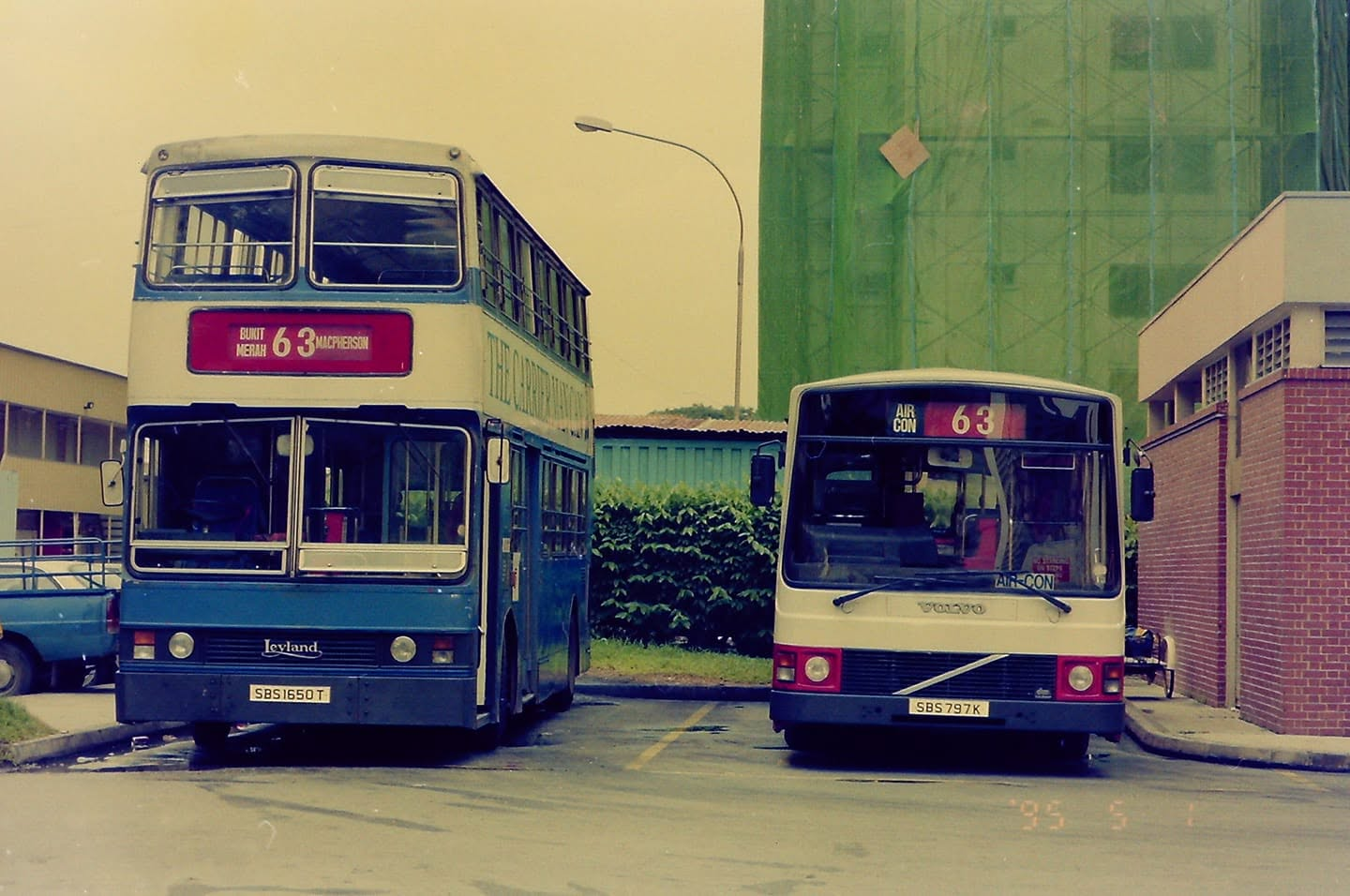 Rumah Tinggi Bus Terminal / Opp Blk 36 Bus Stop
