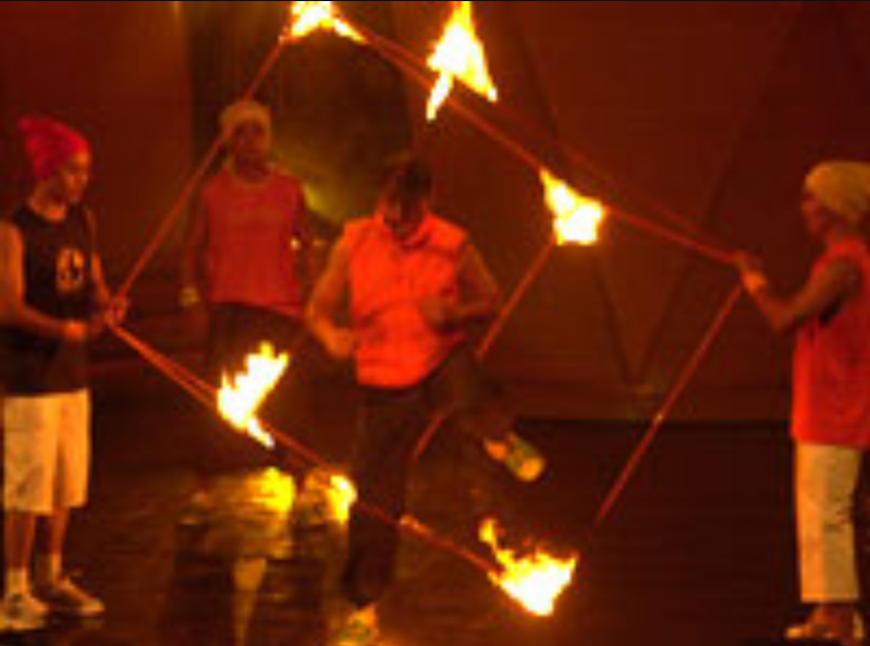 Li Nanxing skipping in a fire cage