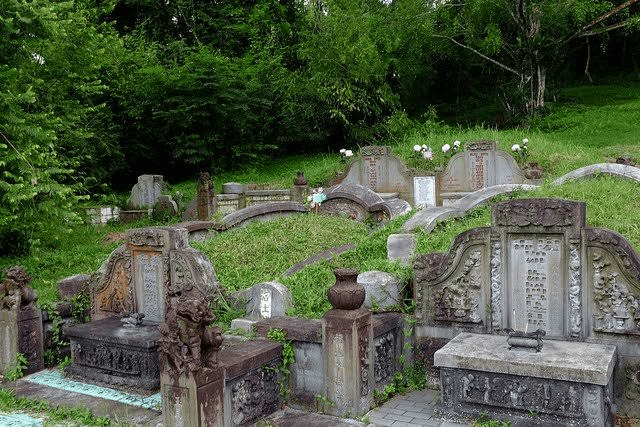 singapore cemeteries - bukit brown