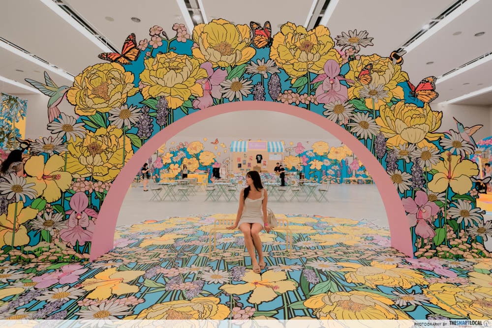Floral arch at the entrance