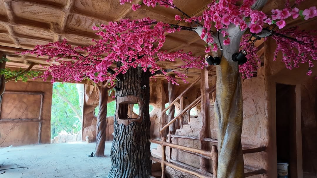 Hobbit Austin in Johor Bahru - pink leaves trees