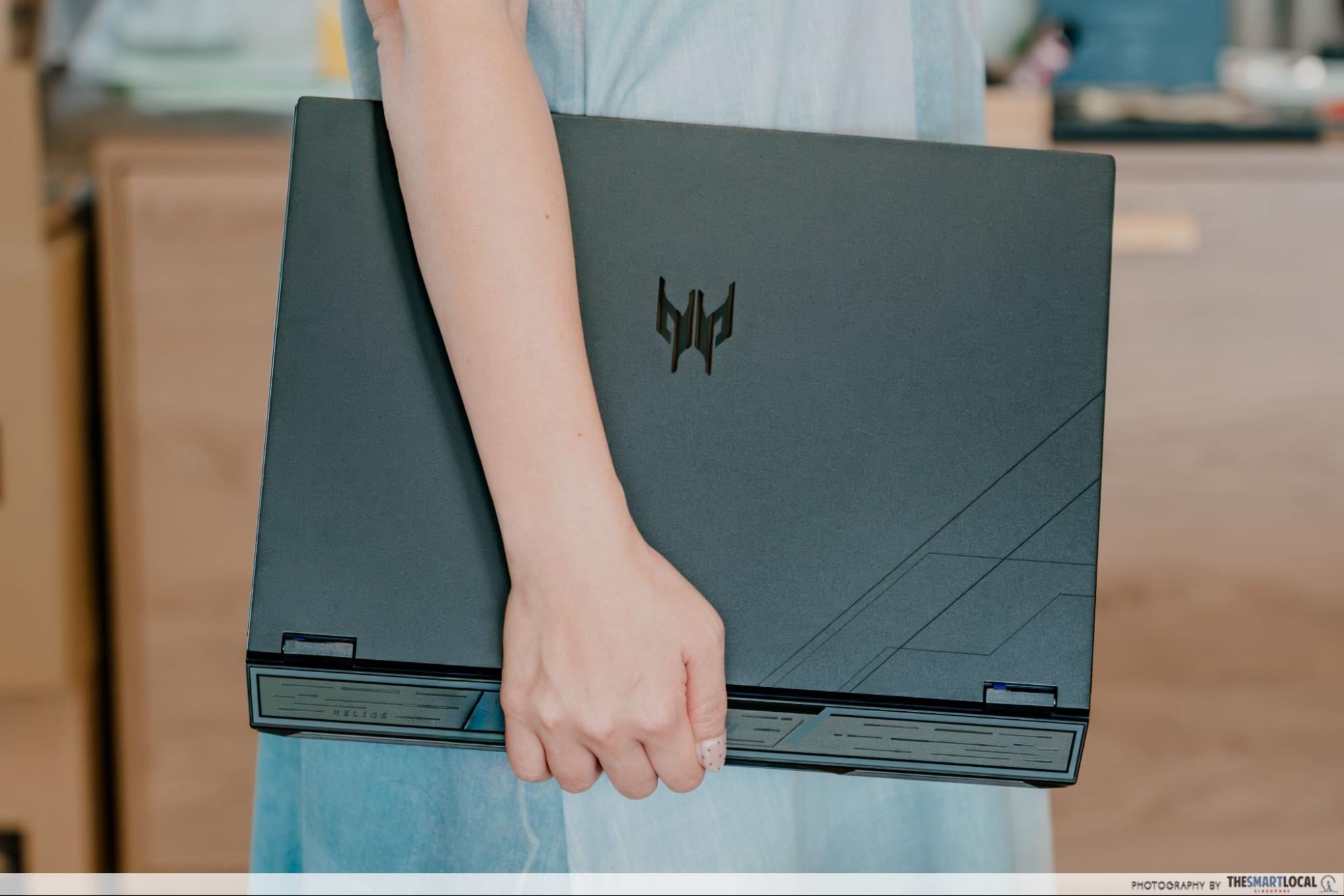 acer predator helios neo 16 laptop - carrying