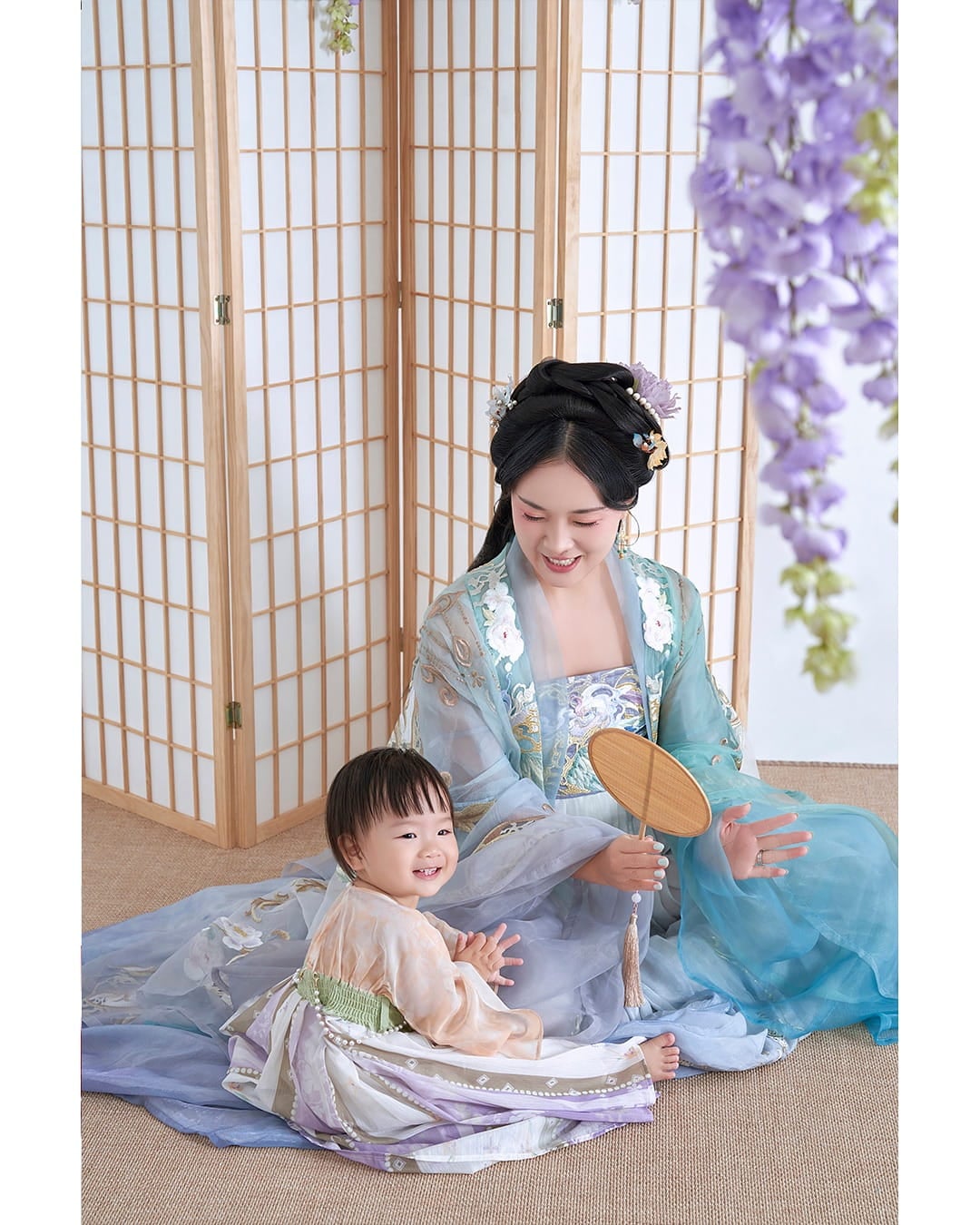 Dressed Up Dreams Photo Studio - hanfu maternity shoot