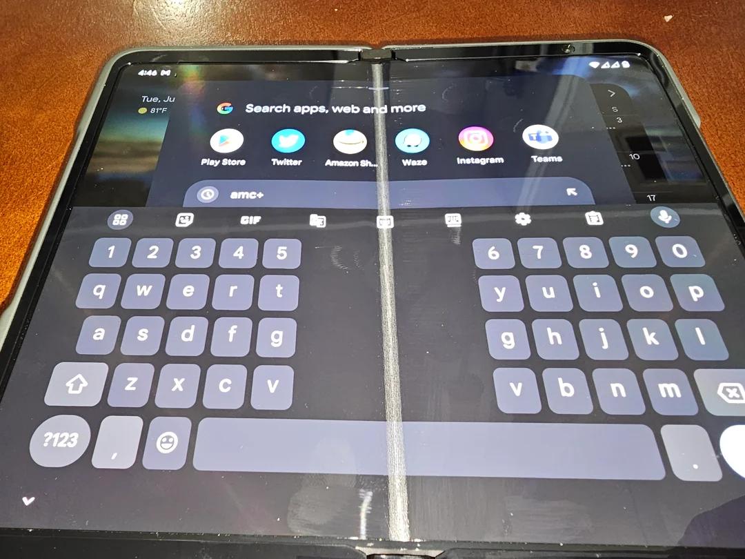 Foldable Phones Creasing