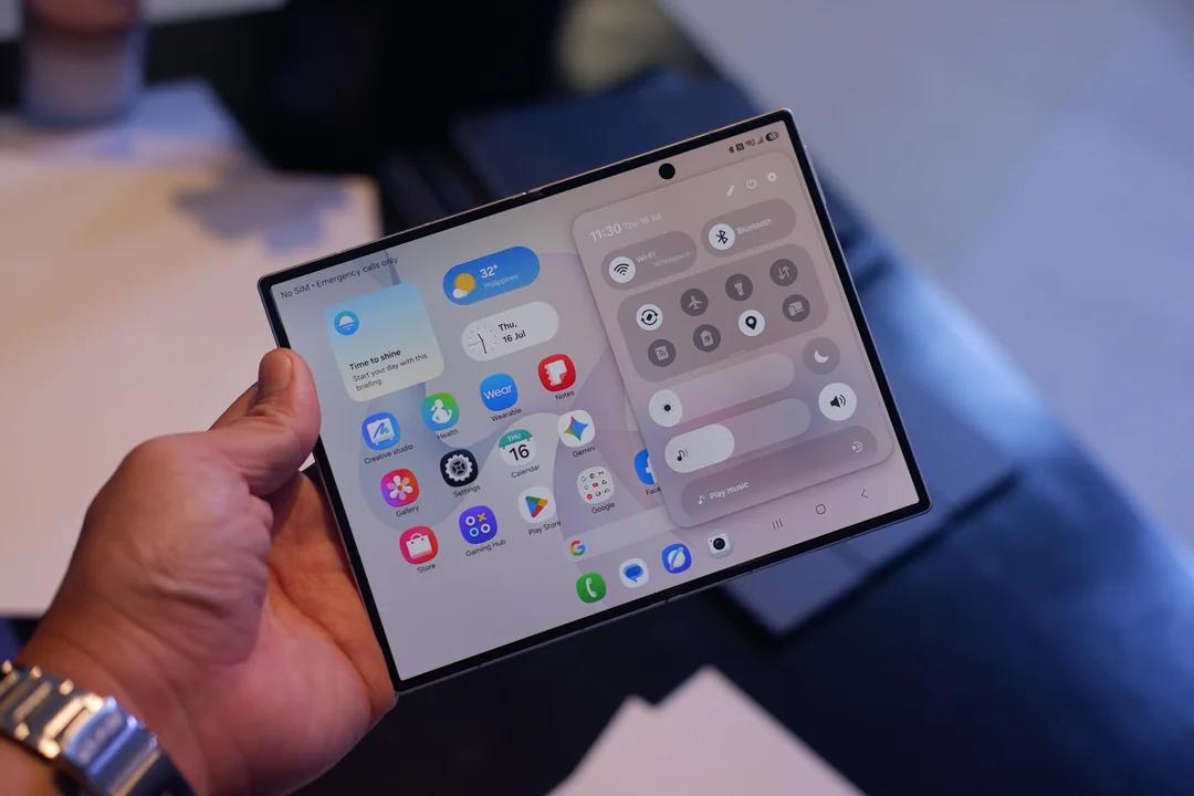 Foldable Phones - Galaxy Z Fold8 (2)