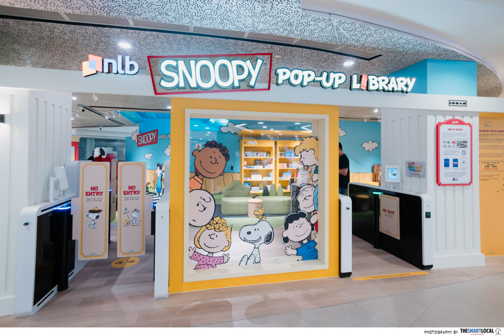 Snoopy Pop-Up Library entrance