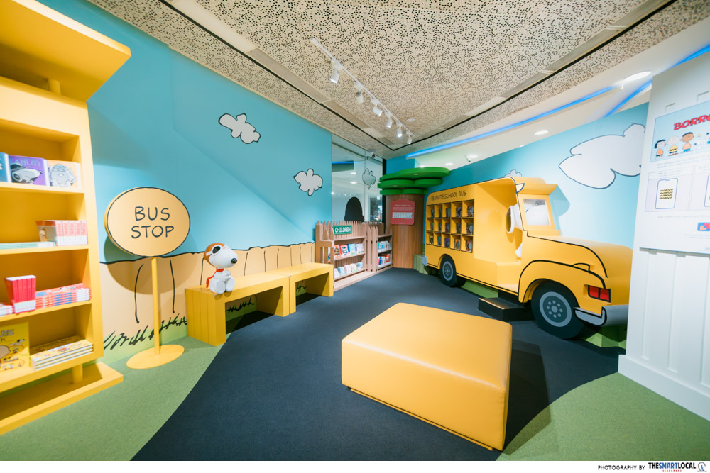 PEANUTS School Bus