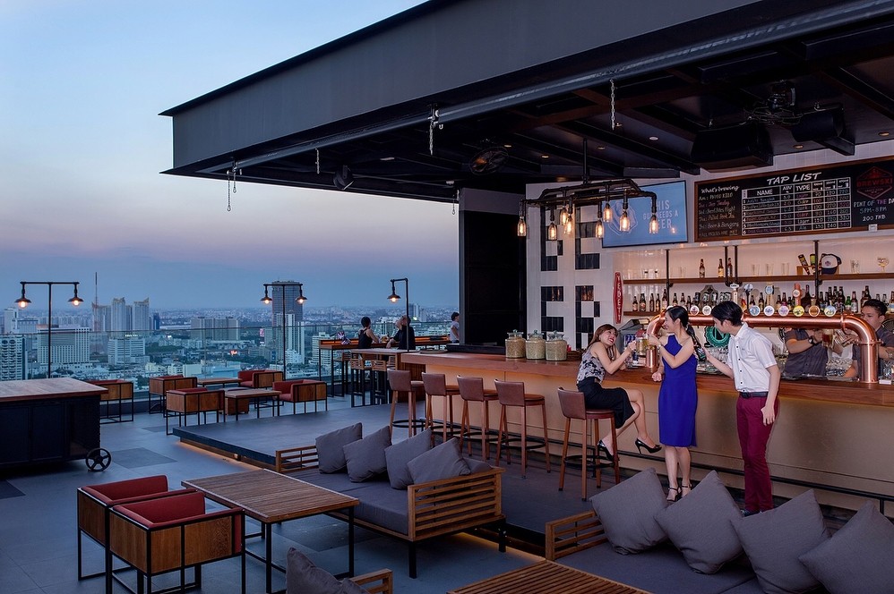 Rooftop bars in Bangkok - Brewski at Radisson Blu