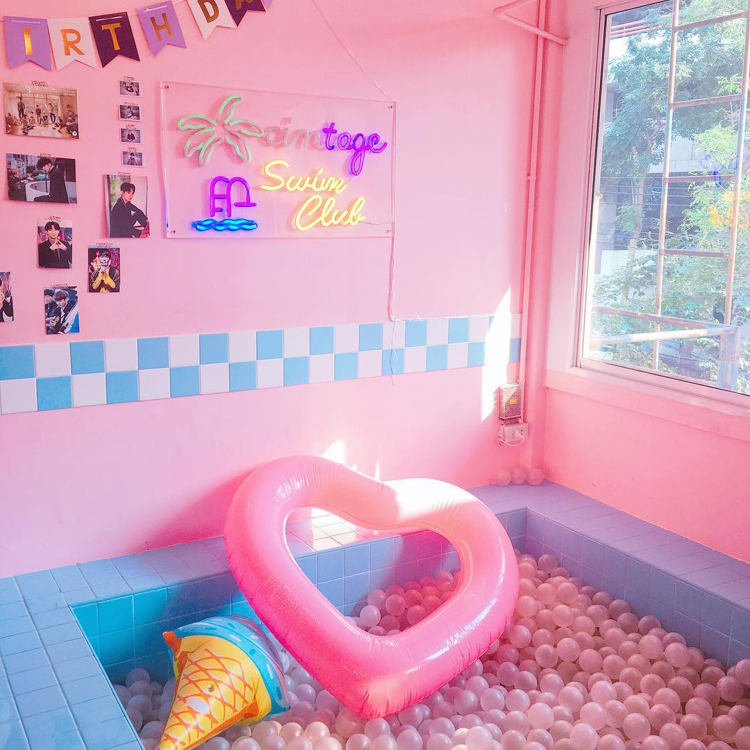 cintage canteen school bangkok thailand ball pit feature wall instagrammable pink cafe shop