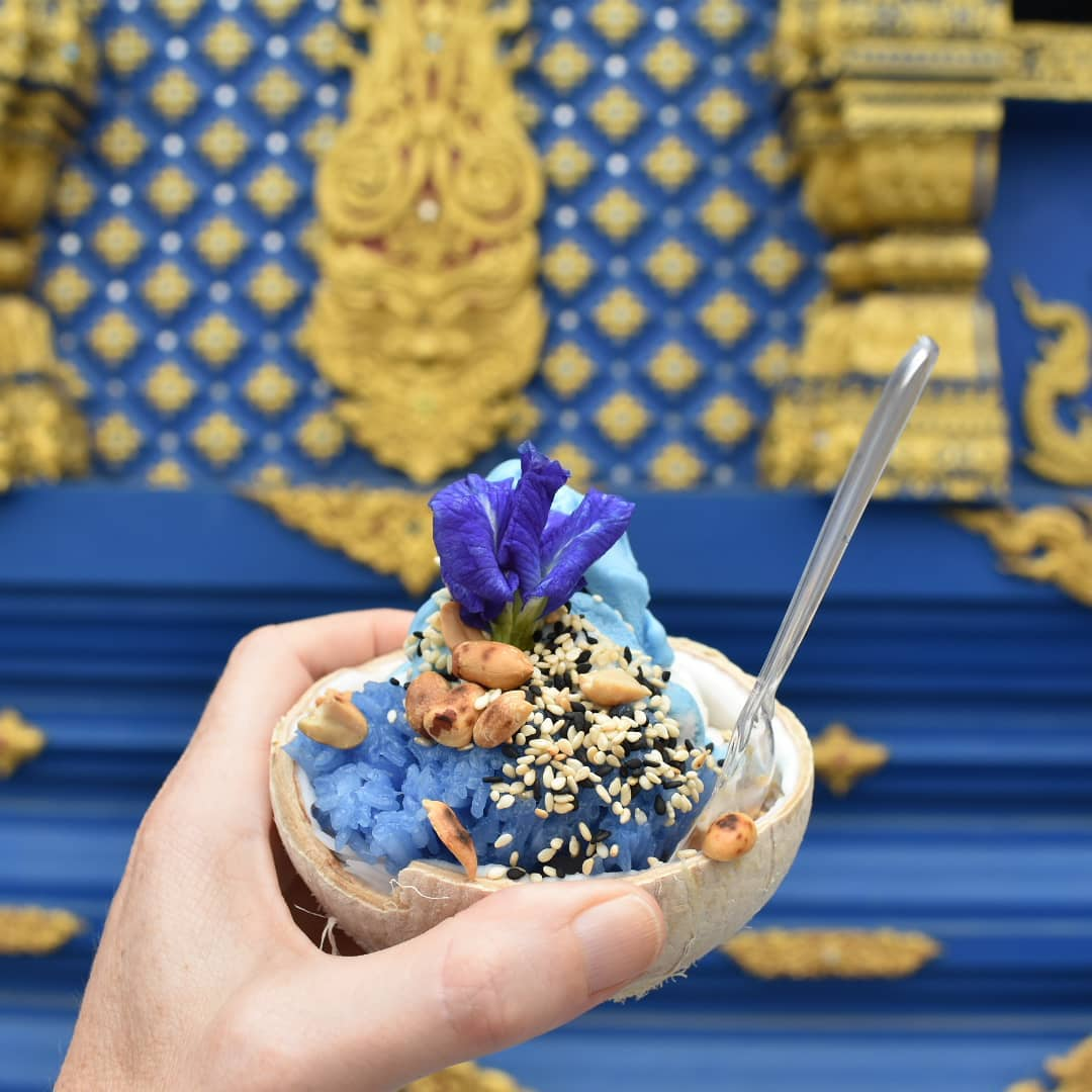 the blue temple chiang rai airasia thailand instagrammable coconut ice cream