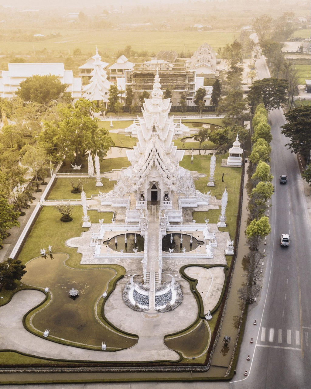 thailand airasia chiang rai the white temple instagrammable